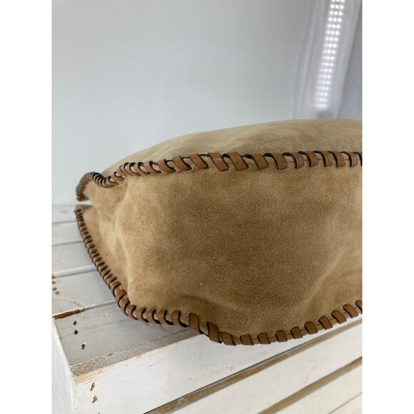 MICHAEL KORS, LARGE TAN SUEDE SHOULDER BAG WITH TASSEL - Picture 8 of 16